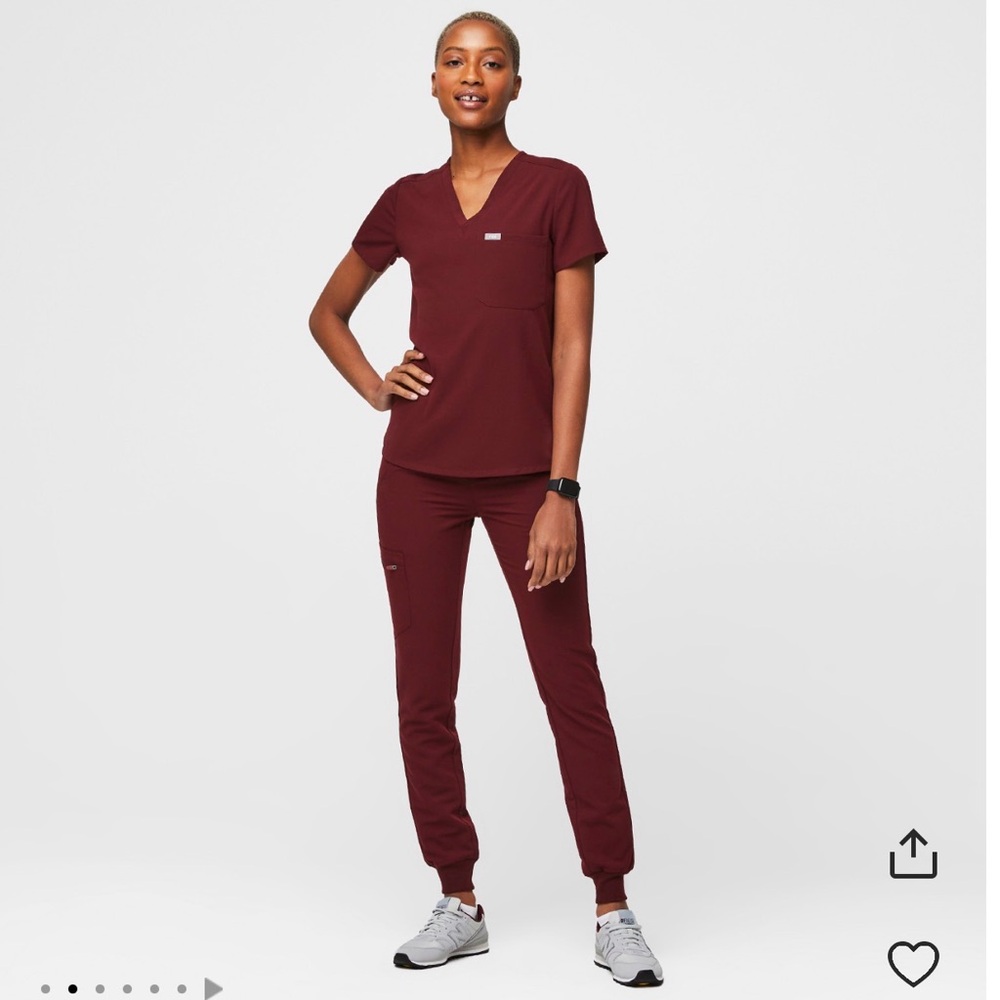 Figs Burgundy Scrub Set XXS TOP AND XS/P BOTTOM - Picture 2 of 4